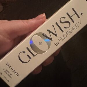 2X HUDA BEAUTY GloWish Multi Dew Skin Tint.
